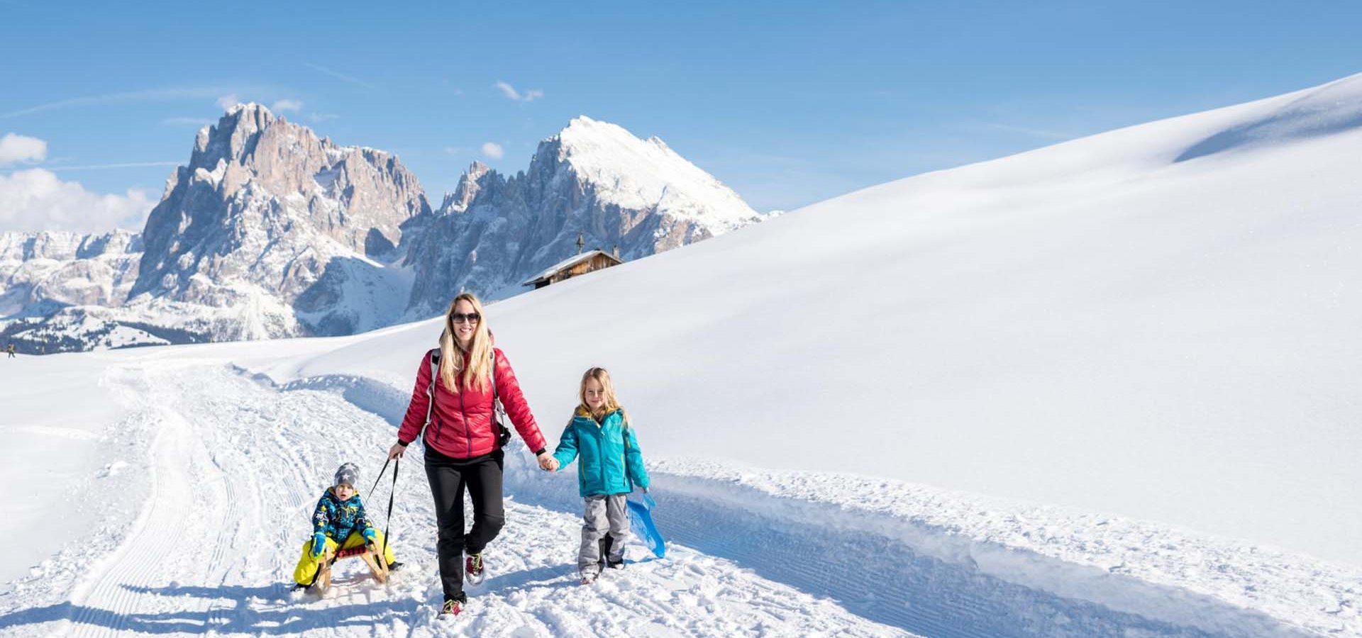 morodeserhof in kastelruth winterurlaub auf dem bauernhof in den dolomiten skifahren rodeln schneeschuhwandern suedtirol 1