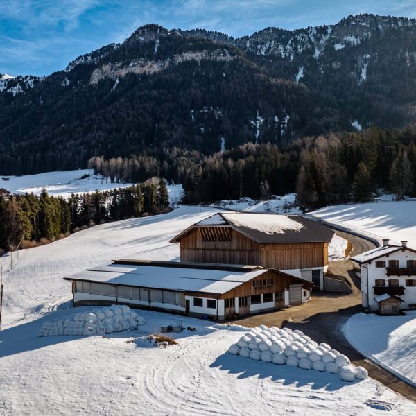 morodeserhof in kastelruth winterurlaub auf dem bauernhof in den dolomiten skifahren rodeln schneeschuhwandern suedtirol 11